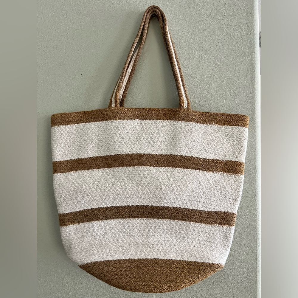 Virginia Wolf Ava White and Tan woven tote/beach bag